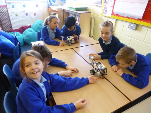 Image of Wow! Birkacre had an amazing morning on Friday when they met the robots.